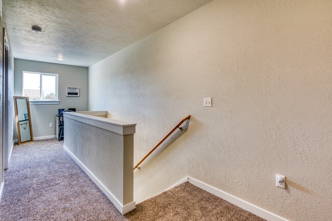 Building Photo - 1113 Jessica Ct