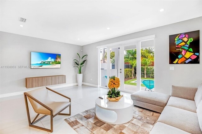 Building Photo - 3655 SW 26th St