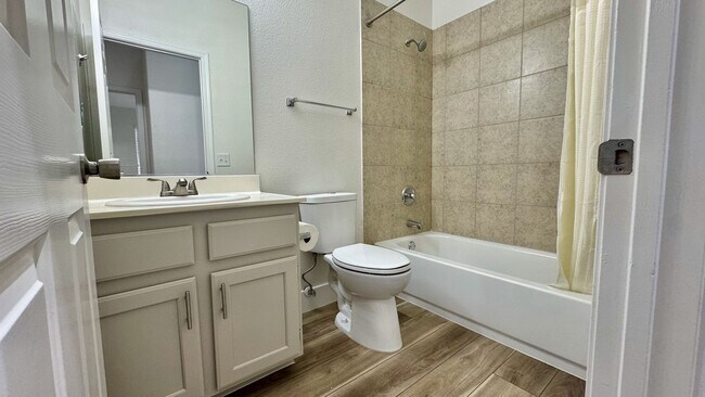 Building Photo - Beautiful Single Story Home Ready for Immediate Move-In