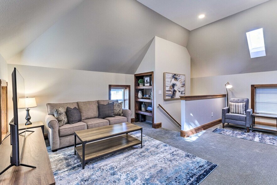 Building Photo - 1537 N Williams St