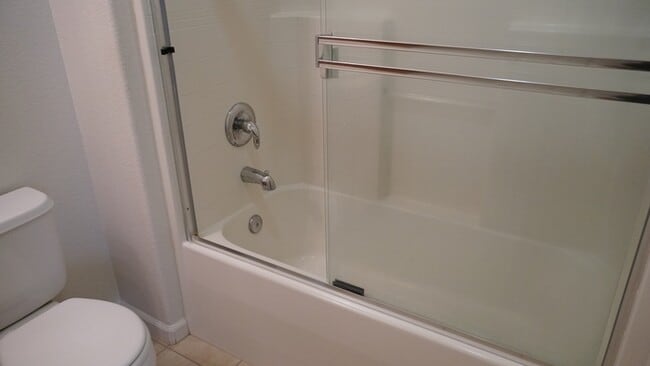 Building Photo - Spacious 3 bedroom 2 bath home in Rancho Cordova!!