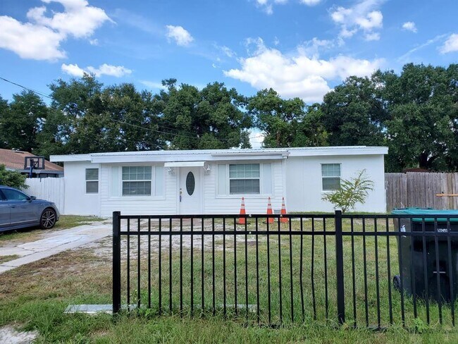 Primary Photo - 11505 Churchill St