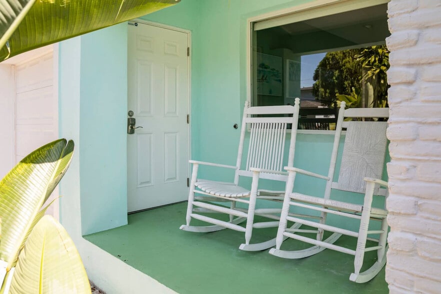 Building Photo - 212 SW 2nd Pl