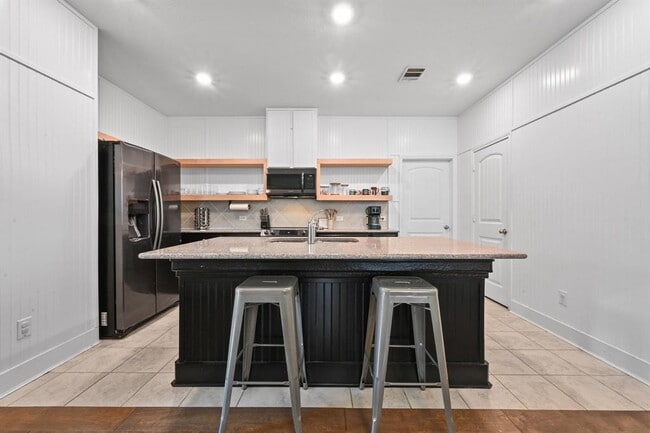 Building Photo - 291 Jarbridge Dr