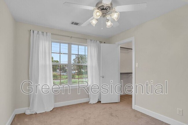 Building Photo - 919 E 36th St