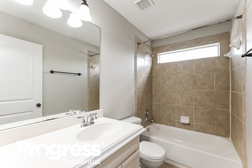 Building Photo - 17611 Sulphur Stream Dr