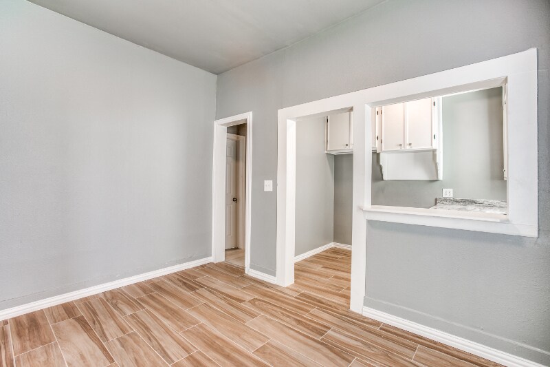 Building Photo - 415 5th St