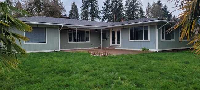 Building Photo - Riverfront 3 bedroom home in Winchester