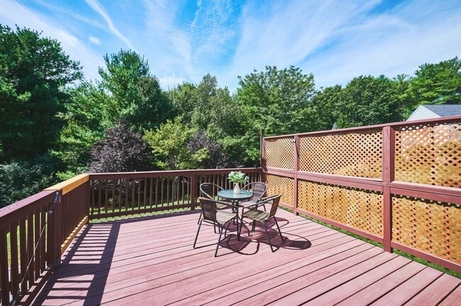 Building Photo - 27 Cranberry Ln