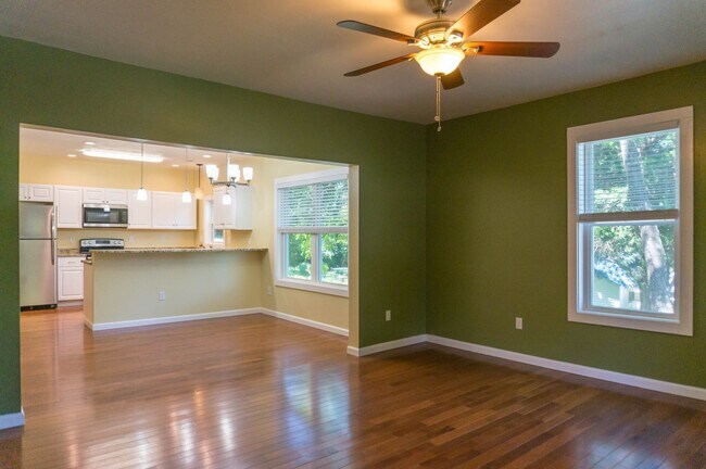 Building Photo - Beautiful Home in Prime West Asheville