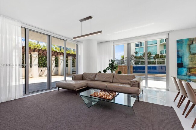 Building Photo - 300 Sunny Isles Blvd
