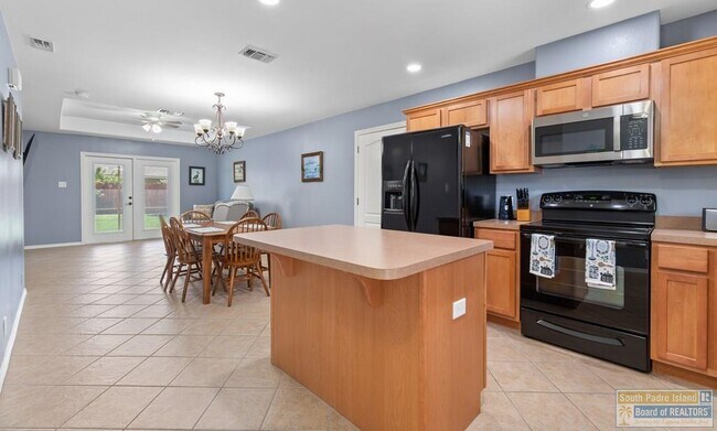 Building Photo - 40 Augusta W