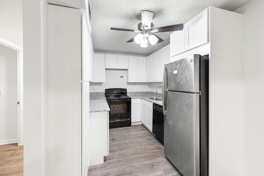 Building Photo - 3618 Alder Dr