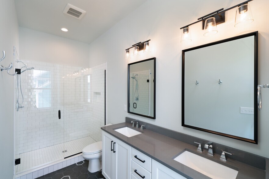 Master Bathroom - 6359 Meeting St
