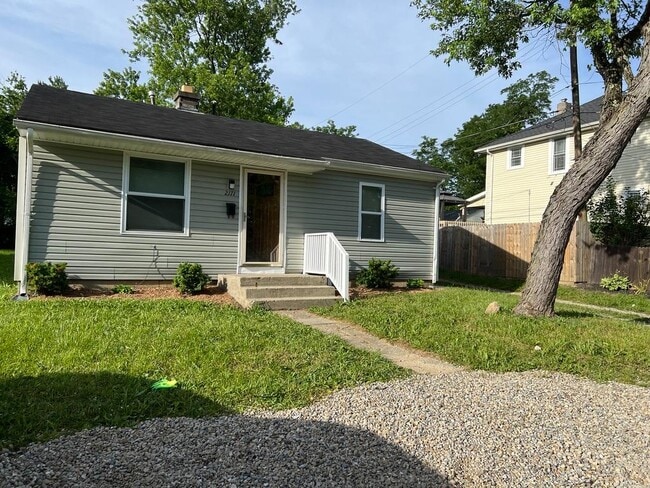 Building Photo - 2171 Aberdeen Ave