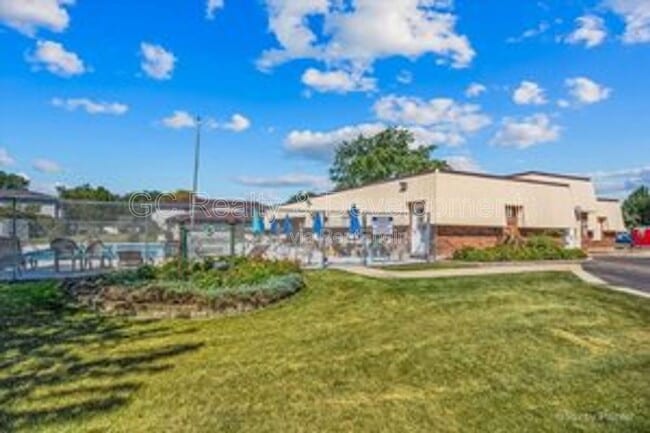 Building Photo - 37 Tonset Ct