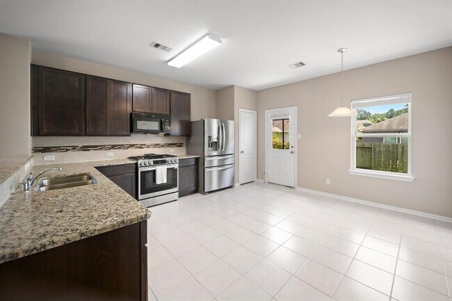 Building Photo - 30111 Saw Oaks Dr