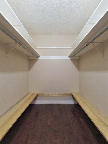 Master Bedroom Walk-in Closet - 10623 Golden Quail Dr