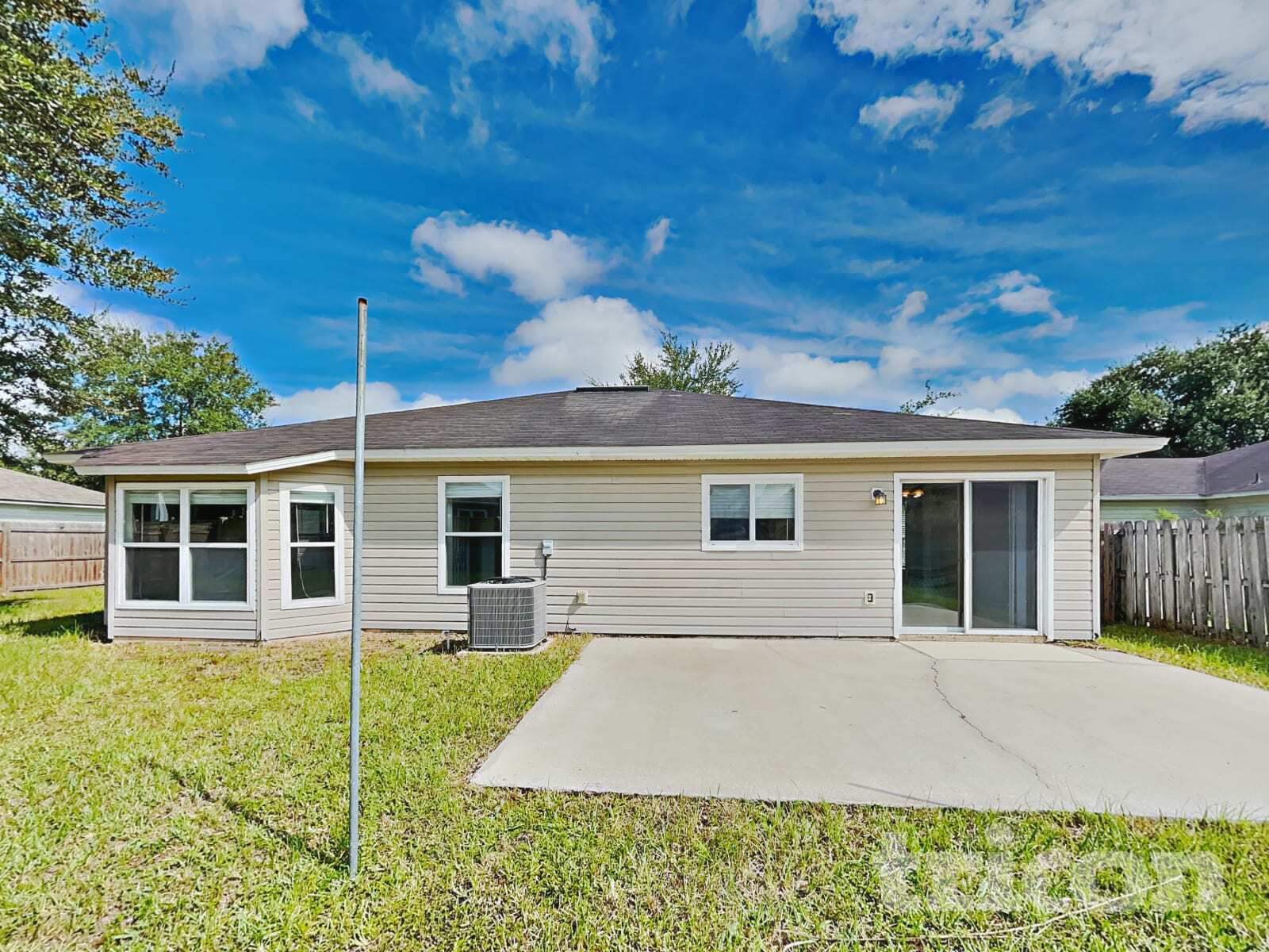 Building Photo - 7125 Beekman Lake Dr