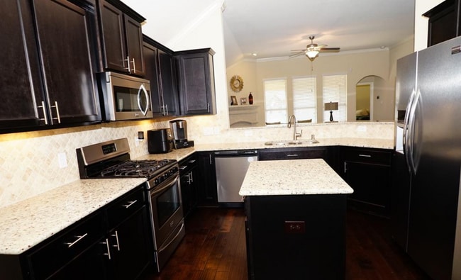 Building Photo - 18118 Tucson Bend Dr