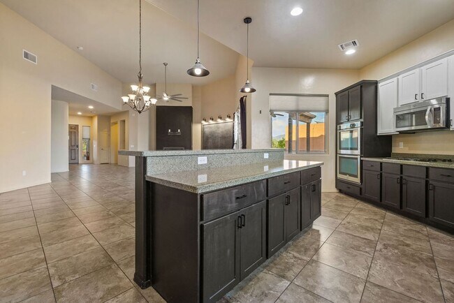 Building Photo - 3 Bedroom Home Located in Civano