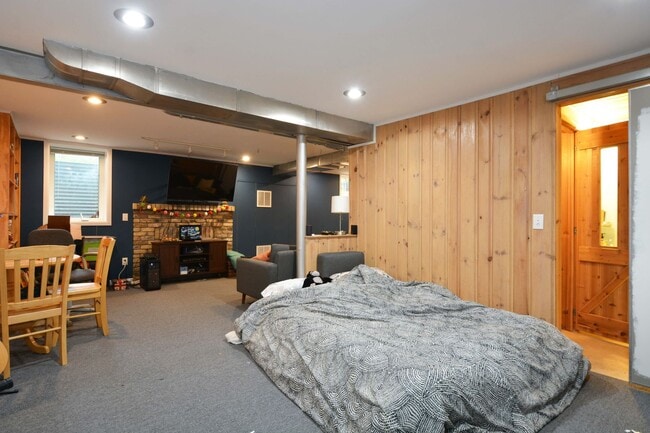 Building Photo - Mid-Century Charm and Comfort with a Sauna!