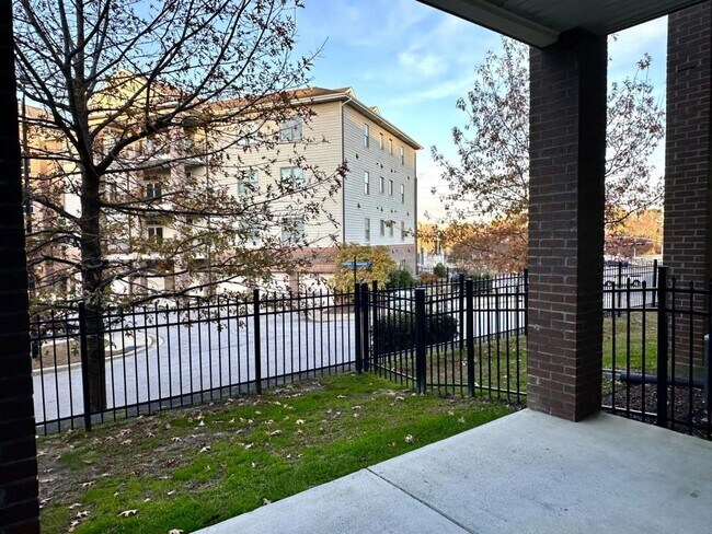 Building Photo - 283 Hugh Shelton Loop