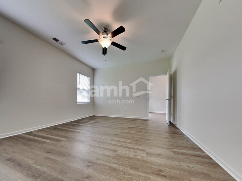 Building Photo - 219 Orion Way