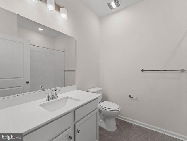 Building Photo - 202 Thompson Dr