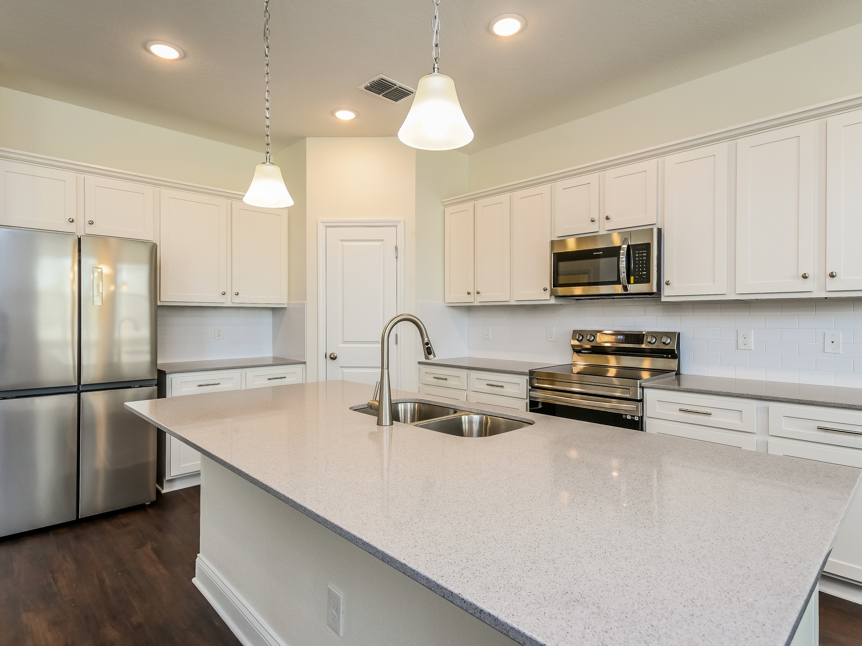 Building Photo - 6181 Little Blf Cir