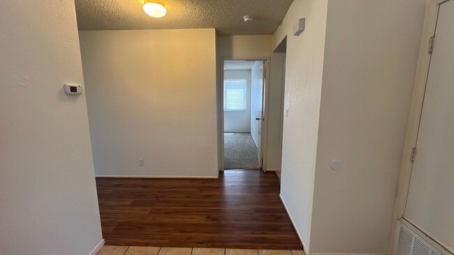 Building Photo - West Palmdale Home