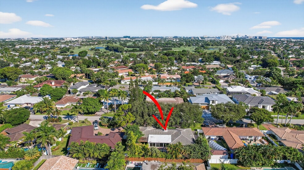 Building Photo - 2740 NE 34th St