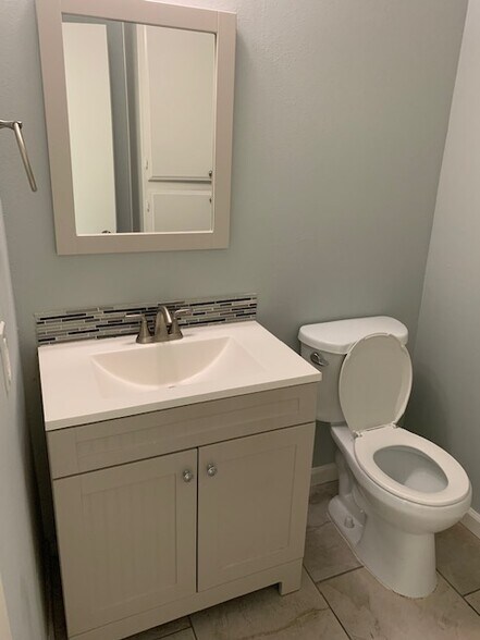 Building Photo - 11916 Venice Blvd