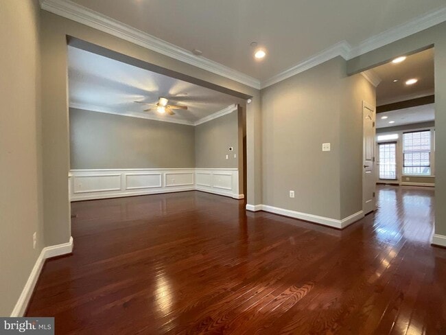 Building Photo - 3911 Chain Bridge Rd