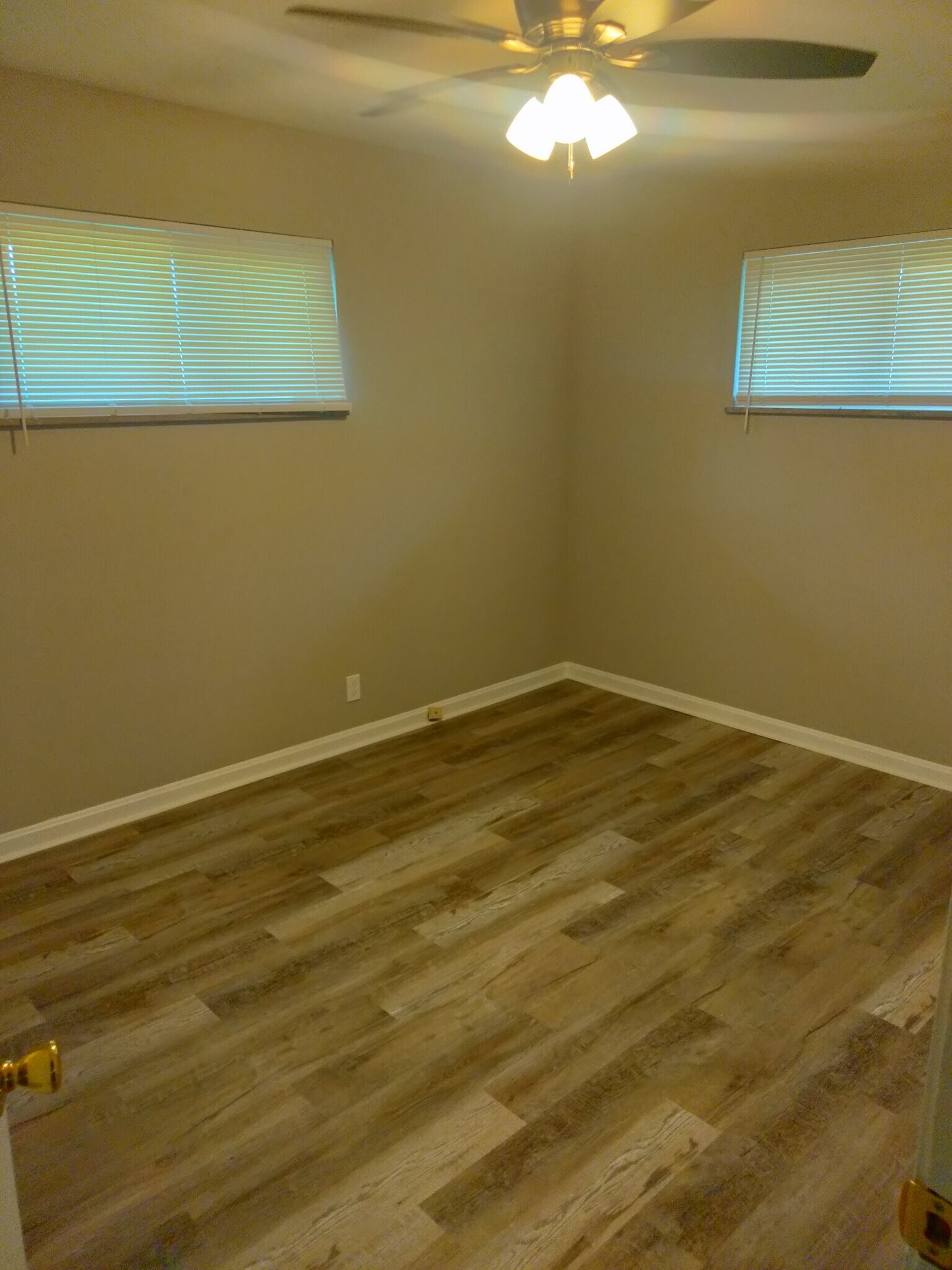 Building Photo - 70 Illona Dr