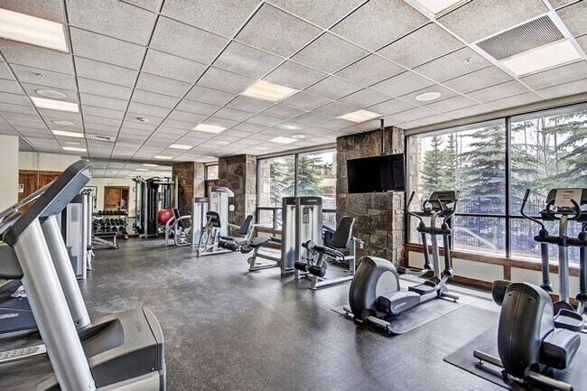 Building Photo - Move in special! Walk to Main Street and the Slopes! Amenities Abound! MOST UTILITIES Included! G...
