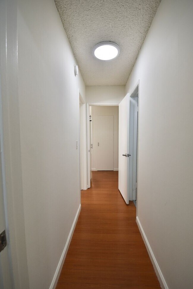 Building Photo - 4414 Woodman Ave