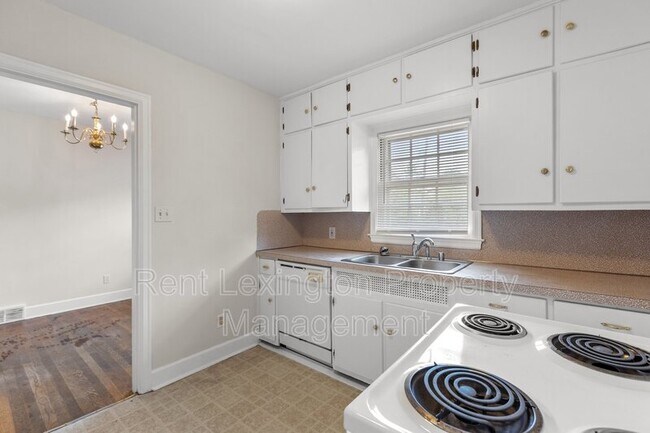 Building Photo - 312 Boiling Springs Dr