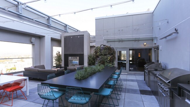 Building Photo - 225 S Grand Ave