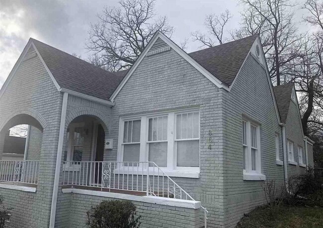 Building Photo - 854 5th St W