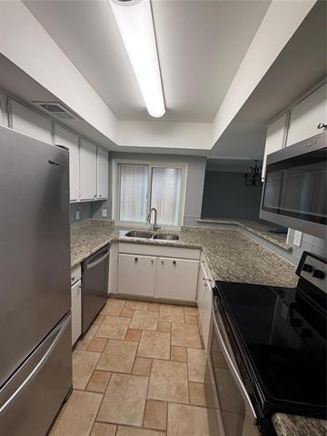 Building Photo - 2650 Via Sonoma