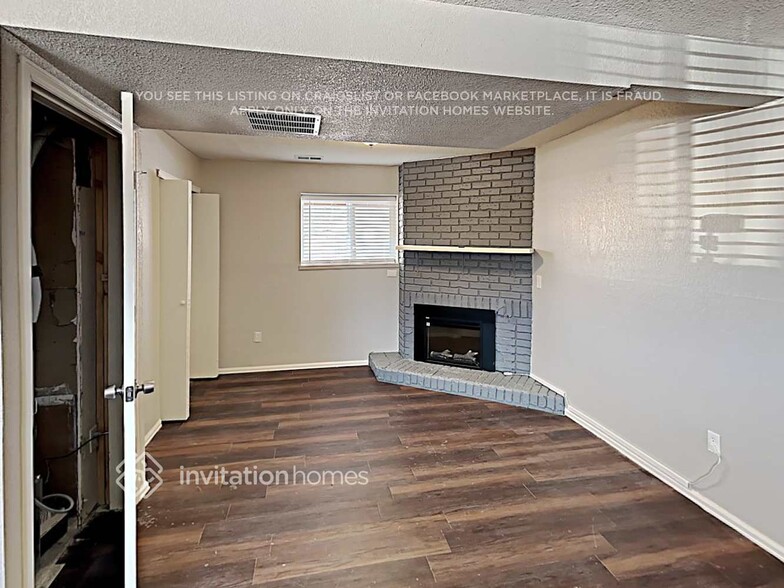 Building Photo - 4552 S Hoyt St