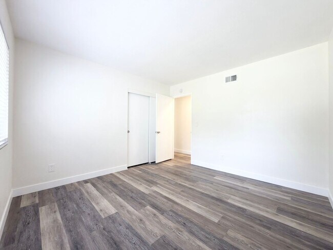 Building Photo - Charming Single Level in Carlsbad!