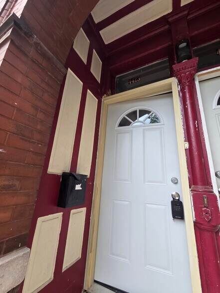 Building Photo - 4421 Pennsylvania Ave