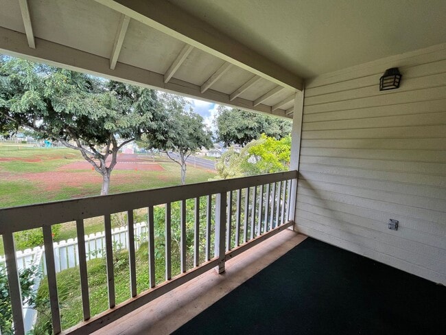 Building Photo - Parkglen at Waikele upstairs corner/end unit