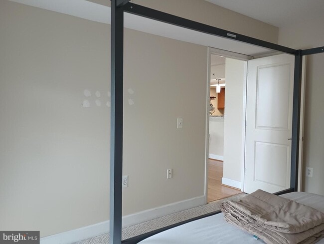 Building Photo - 11800 Sunset Hills Rd