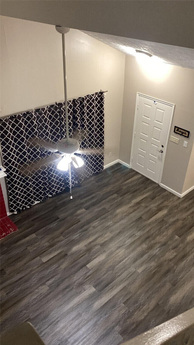 Building Photo - 11818 Plumbrook Dr