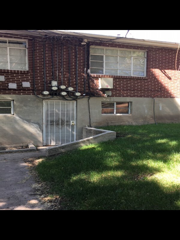 Building Photo - 603 Brixen Ct E