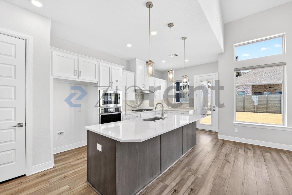 Building Photo - 1713 Friendship Ln