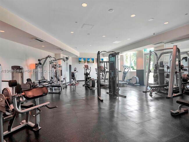 Building Photo - 2475 Brickell Ave